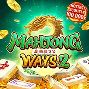Bàn chơi casino trực tuyến với bài và chip